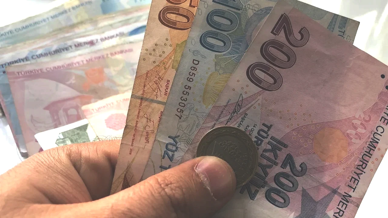 Maaşınıza ne kadar zam gelecek? Emin Yılmaz memur, emekli, SSK ve Bağ-Kur için değişen maaşları tek tek hesapladı