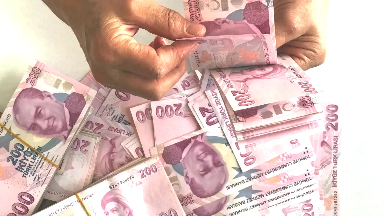 Maaşınıza ne kadar zam gelecek? Emin Yılmaz memur, emekli, SSK ve Bağ-Kur için değişen maaşları tek tek hesapladı